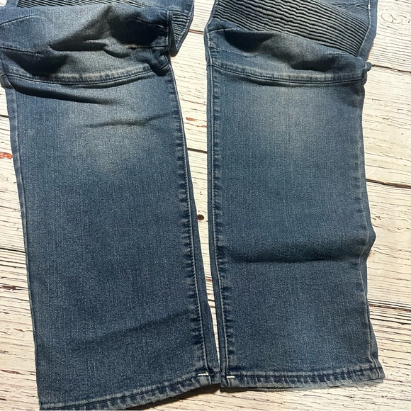True Religion Jeans - Picture 7 of 9